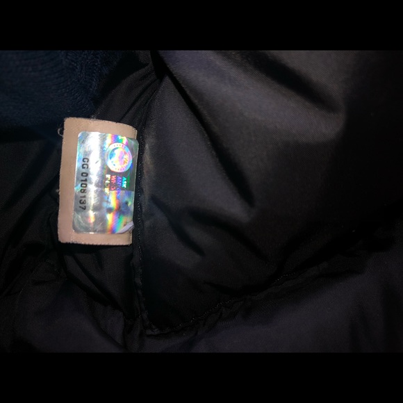 Black Women’s Medium Authentic Canada Goose Jacket - Picture 6 of 8